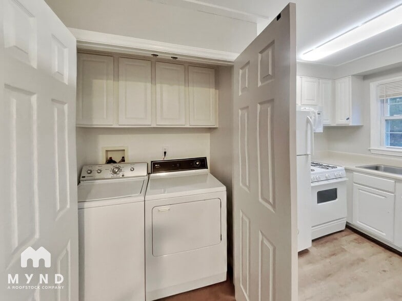 Building Photo - 4705 Blue Bird Ct