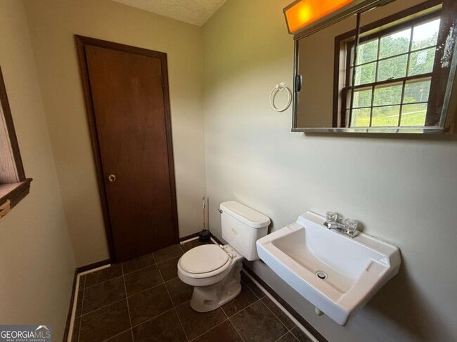 Building Photo - 109 Broken Arrow