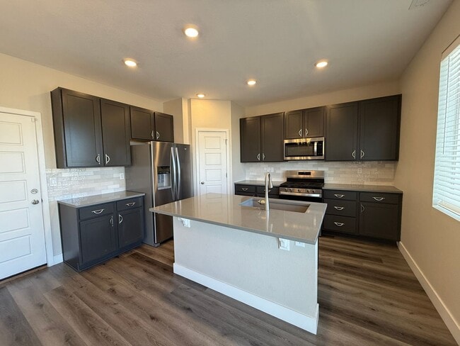 Building Photo - 5 Bed 3 Bath Home in Meridian Ranch!!!