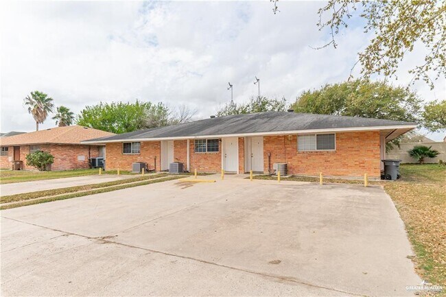 Building Photo - 3415 N Kenyon Rd