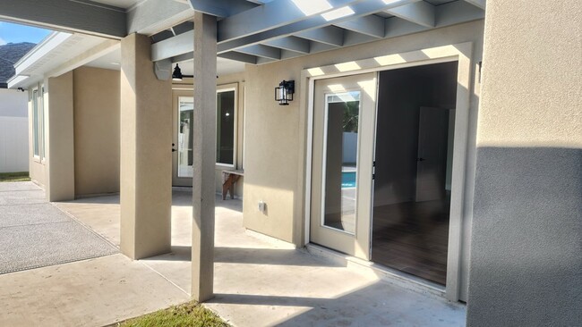 Building Photo - 157 Torrey Pines Dr