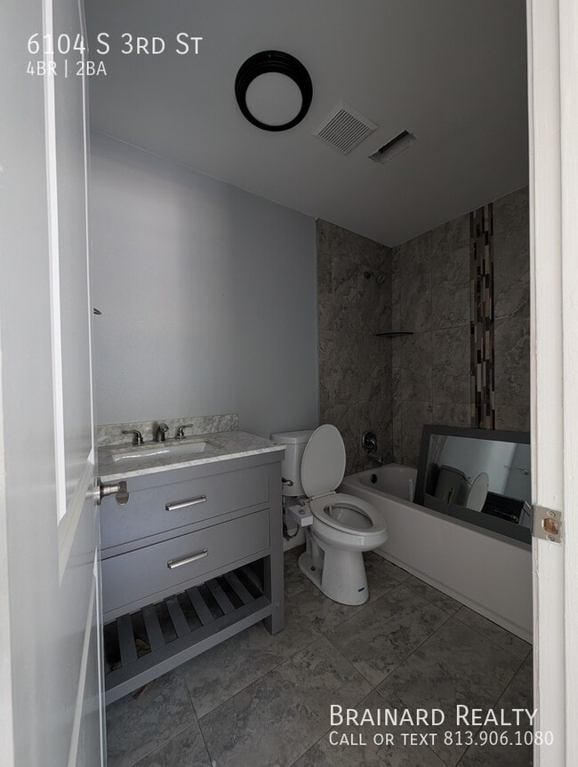 Building Photo - 6104 S 3rd St