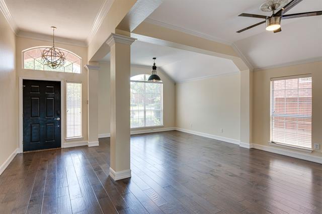Building Photo - 704 Glendale Dr
