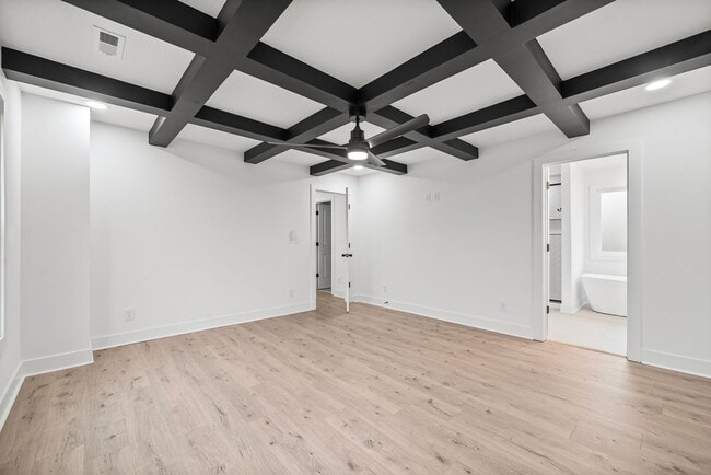 Building Photo - Pet Friendly Three Bedroom with Bonus!