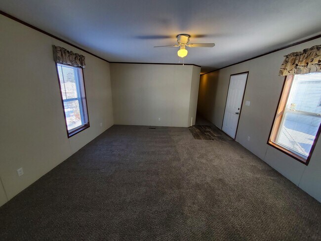 Building Photo - 3 Sparrow Hill Dr