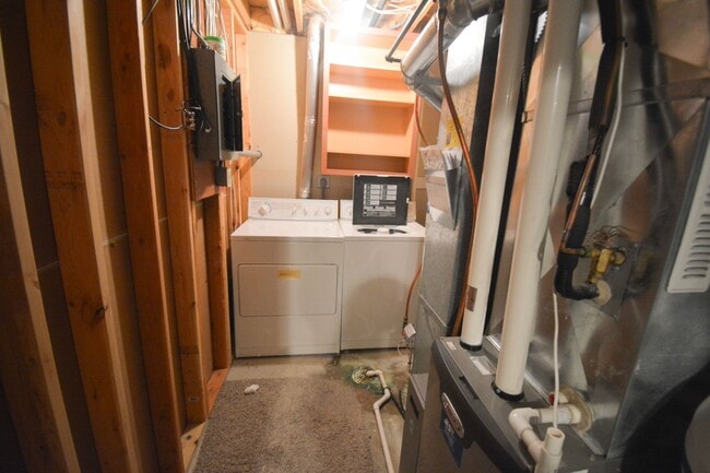 Building Photo - Spacious 3 Bed, 2 Bath Home with Finished Basement and Walkout Patio!