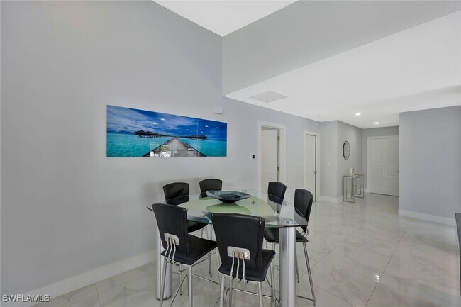 Building Photo - 532 103rd Ave N