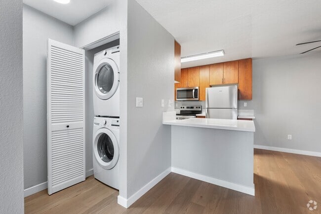 Building Photo - Surf House Apartments