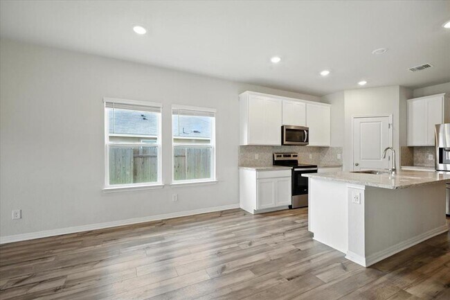Building Photo - 104 Capella Wy