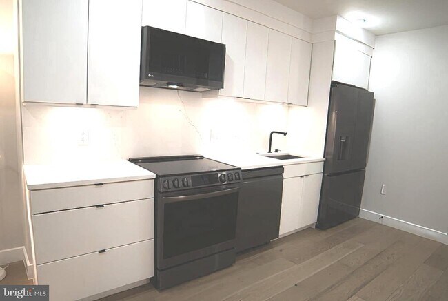 Building Photo - 1208 M St NW