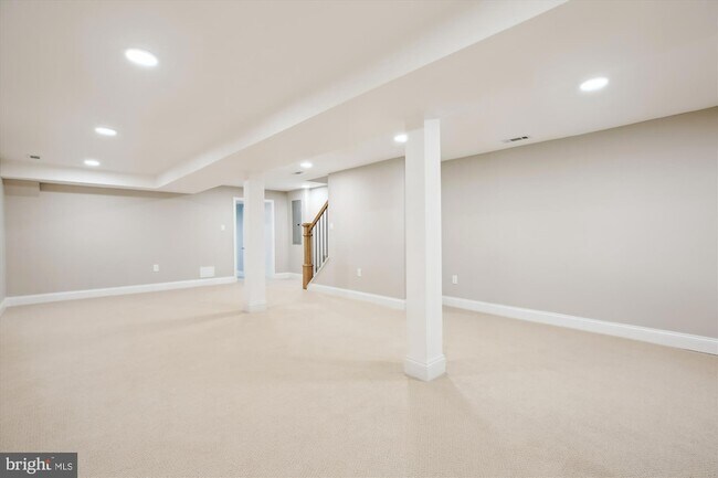 Building Photo - 329 15th St NE
