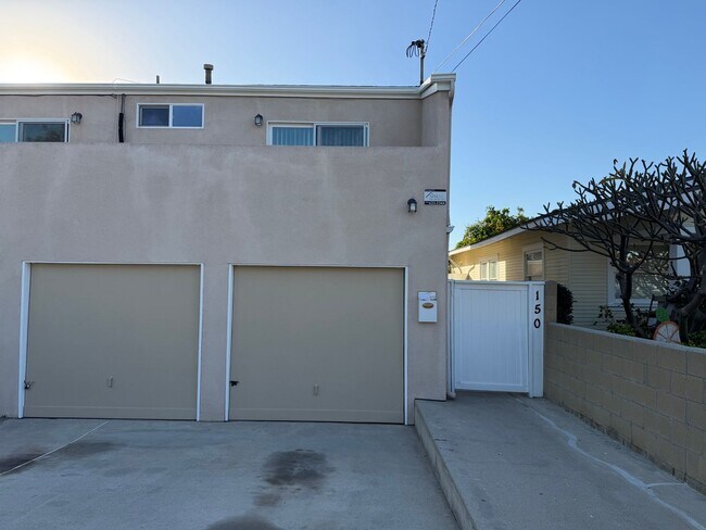 Building Photo - 150-152 S. Harwood Street