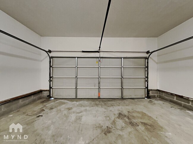 Building Photo - 207 Lake Forest Dr