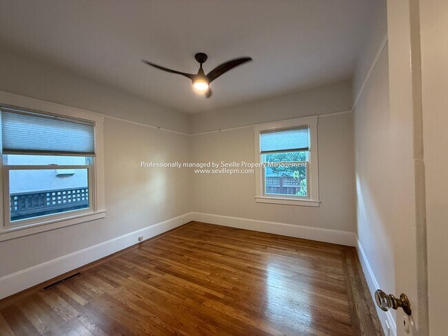 Building Photo - Charming 1920s Alameda East End  2BR+ / 1B...