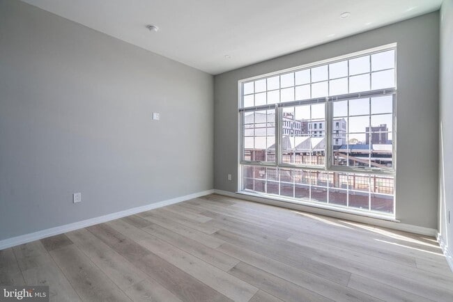 Building Photo - 2401 Washington Ave