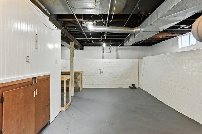 Building Photo - 2965 Harris Street