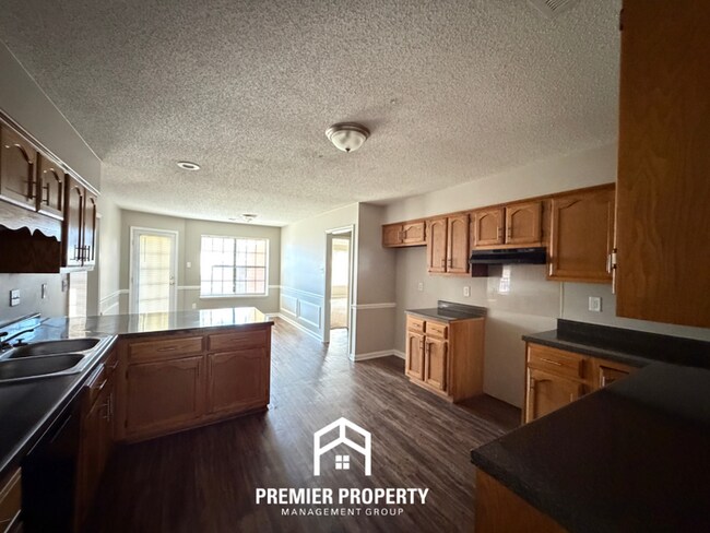 Building Photo - 6351 Oak Walk Ln