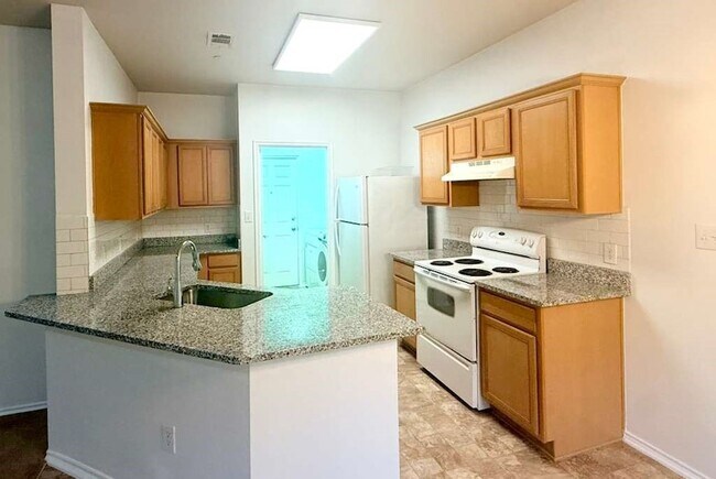 Building Photo - 3217 Judge Holland Ln