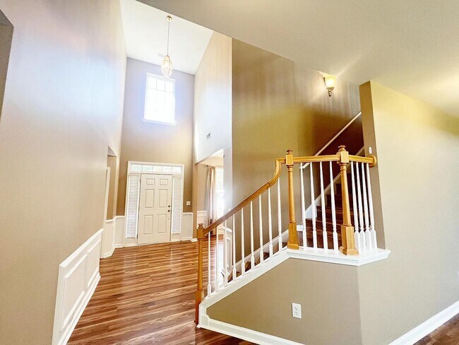 Building Photo - 703 Kingsmoor Dr
