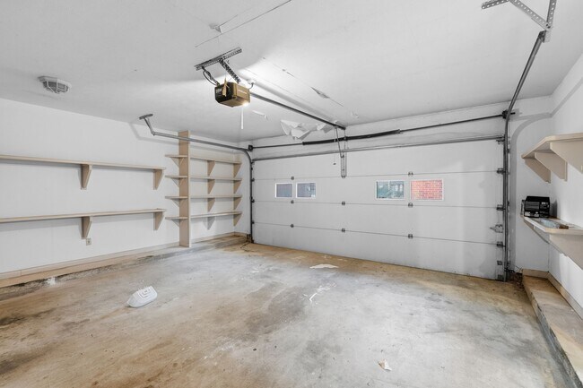 Building Photo - 3338 Prospect St