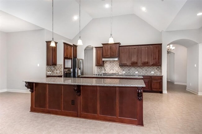 Building Photo - 22419 Banewood Dr
