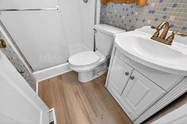 Building Photo - 2765 Chelsea Dr