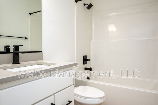 Building Photo - 12094 SE Market St