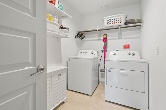 Building Photo - 29403 Ella Larchmont Ct