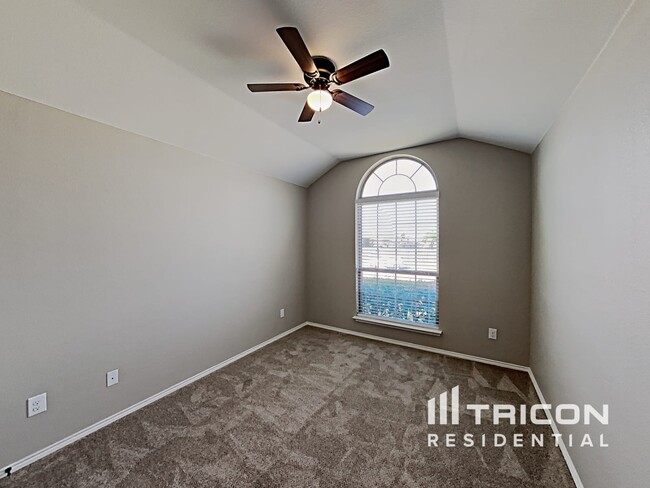 Building Photo - 1414 Beacon Hill Dr