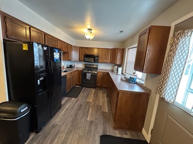 Building Photo - 103 W Lotta St