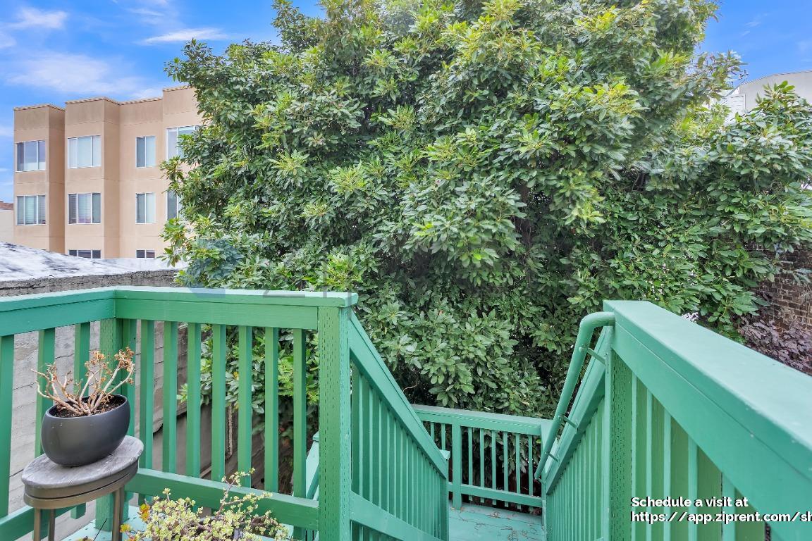 Building Photo - 161 Capp St