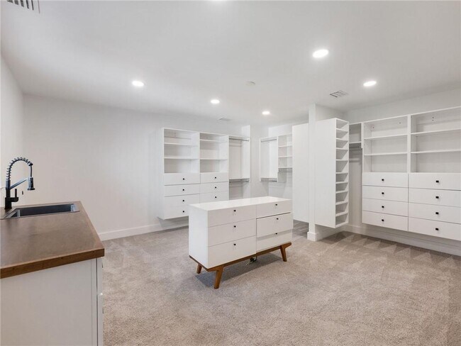 Building Photo - 3965 Hamilton View Way NE