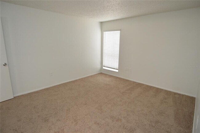 Building Photo - 8425 Cerro Cir