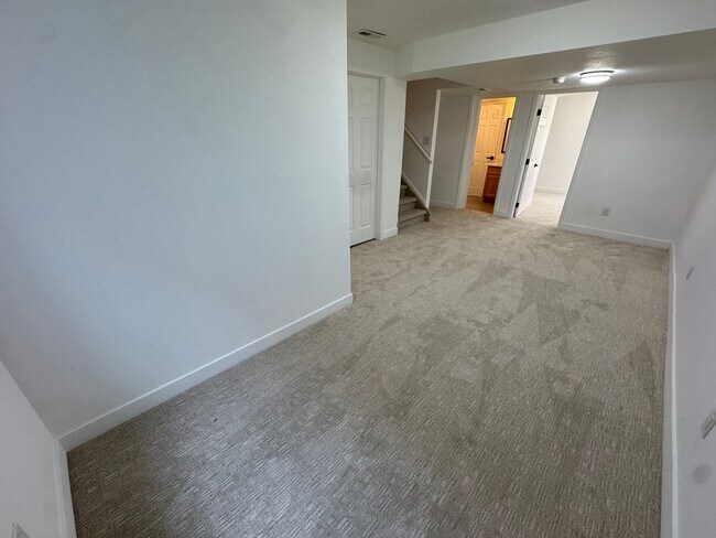 Building Photo - Completely Remodeled Home in Englewood