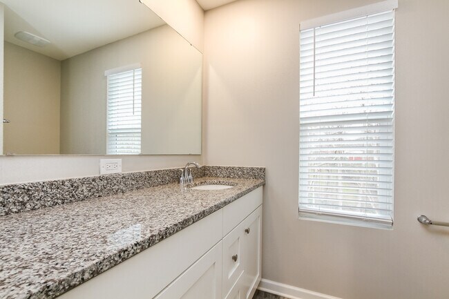 Building Photo - 812 Caper St