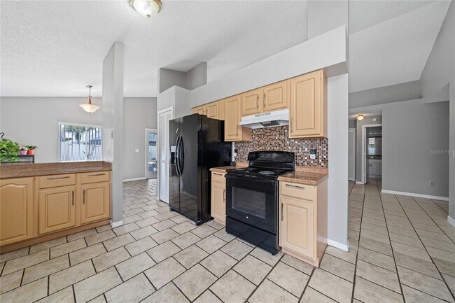 Building Photo - 4855 Kingston Cir