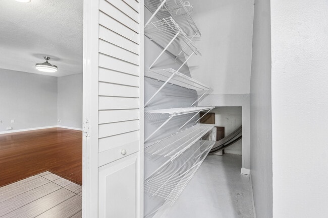 Building Photo - 7536 Courtyard Run E