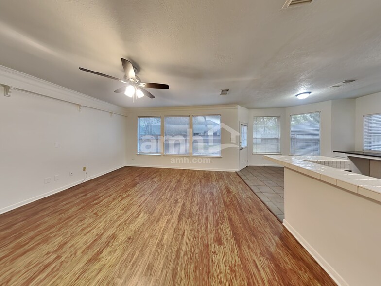 Building Photo - 21027 Deauville Dr