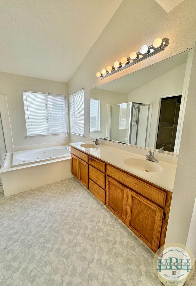 Building Photo - Large 6 BR|3 BA in the coveted Community Of Traditions Belhaven in Daly City With Views Of The Hills