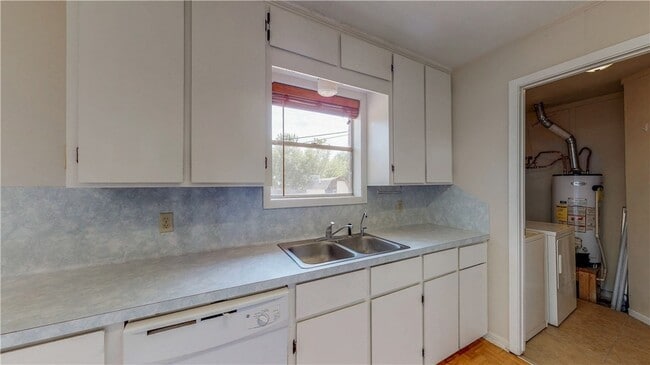 Building Photo - 1407 Lawyer St