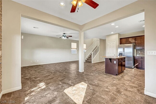 Building Photo - 985 Pebble Lake St