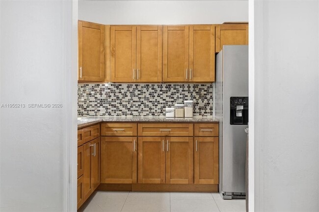 Building Photo - 104 SW 40th Ave