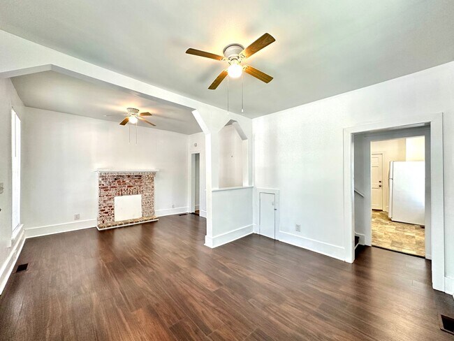 Building Photo - 2 Bedroom, 1.5 Bath House in East Central Neighborhood on the Charleston Peninsula!