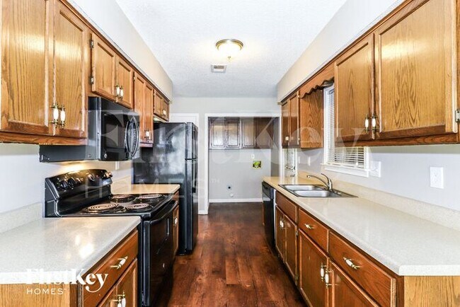 Building Photo - 2439 Dove Glen Cove