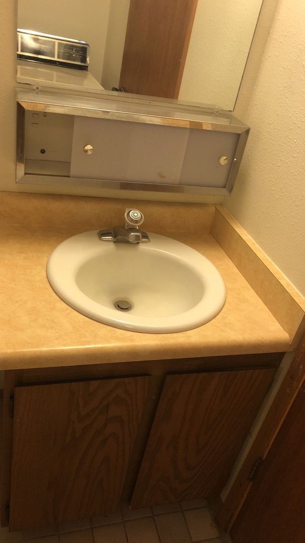 Building Photo - 2005 NE Terre View Dr