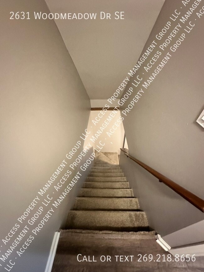 Building Photo - 2631 Woodmeadow Dr SE