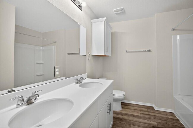 Building Photo - 453 Stone Water Ln