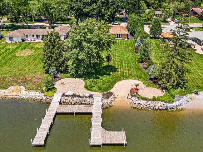 Building Photo - 1037 N Harrison St