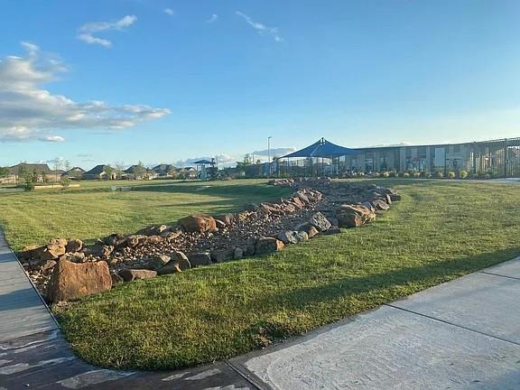 Building Photo - 621 Dashwood Dr