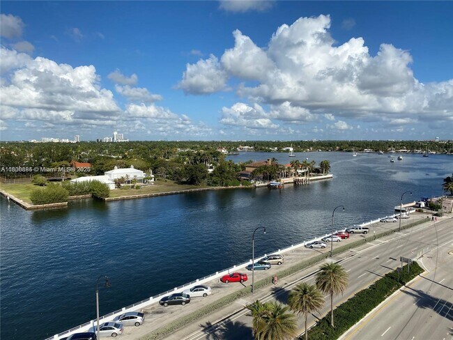 Building Photo - 1401 S Ocean Dr